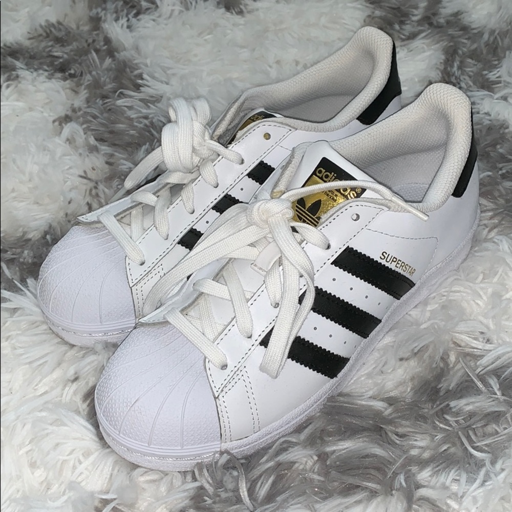 💫WORN ONCE💫 adidas superstar